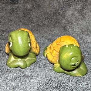 Vintage Green and Yellow Turtle Salt and Pepper shakers